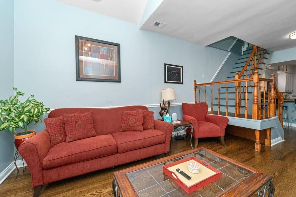 Cozy, Top-Floor 3Br Loft With Balcony In West Town Чикаго Екстер'єр фото