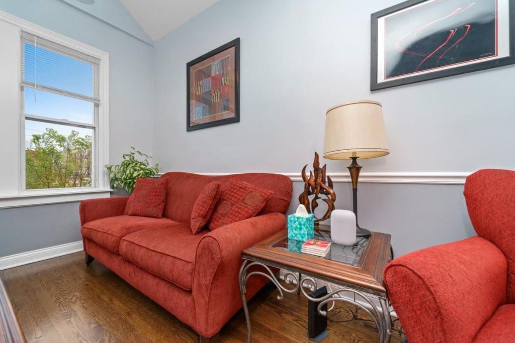 Cozy, Top-Floor 3Br Loft With Balcony In West Town Чикаго Екстер'єр фото